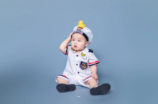 昆明宝宝老摇头怎么回事